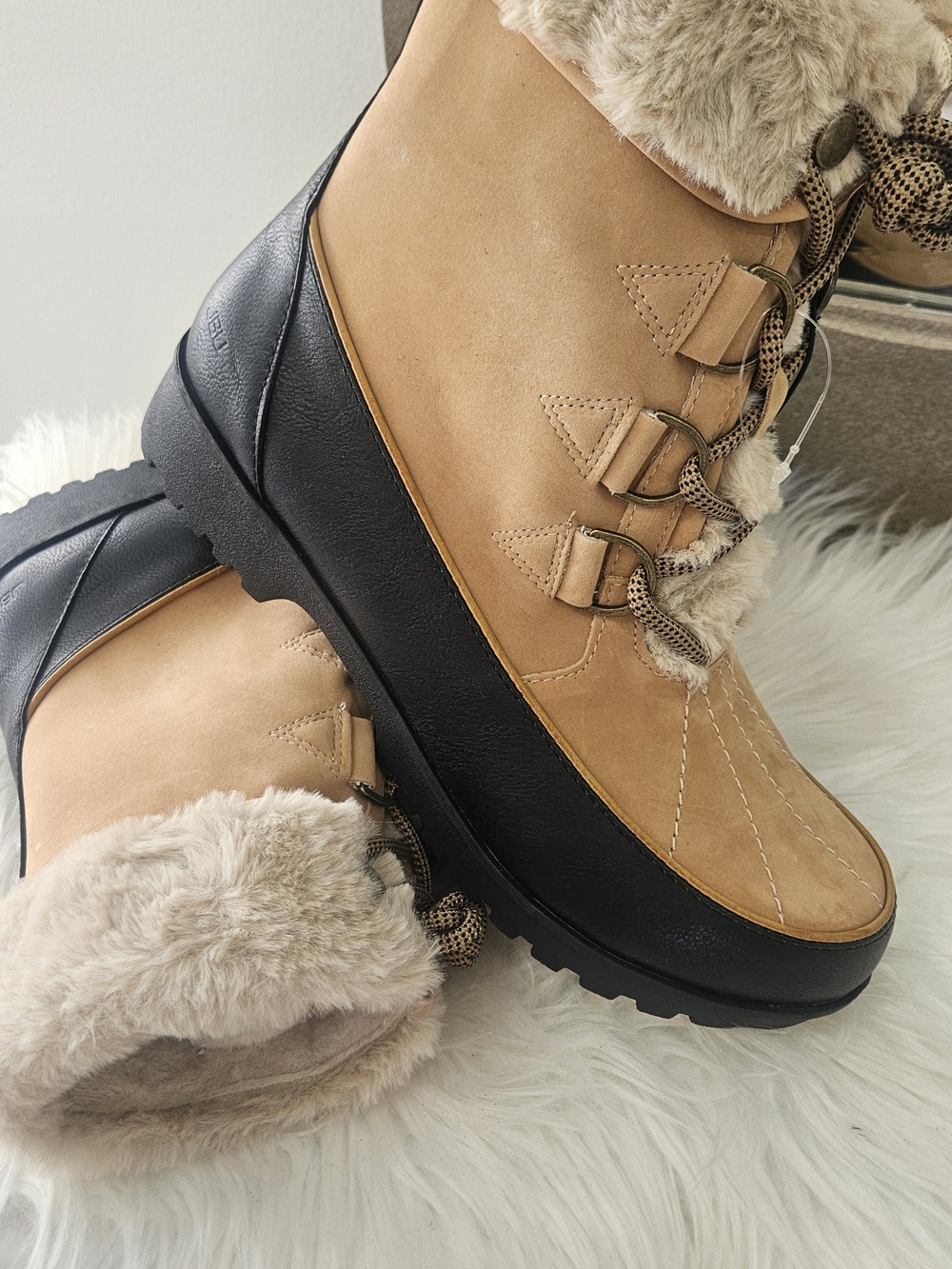 Women's Tan Faux-Fur Winter Ankle Boots